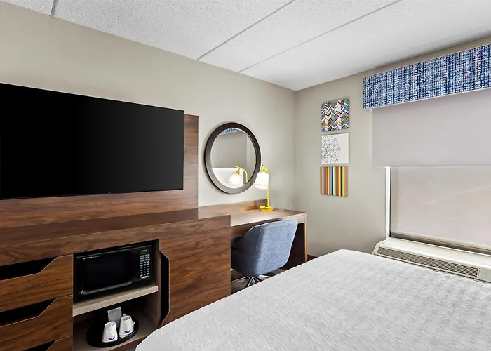 Hampton & Hotel 3*