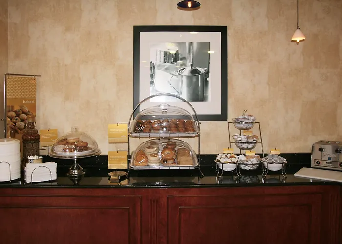 Hotel Hampton & 3*