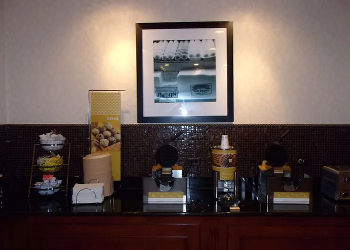 Hampton & Hotel Bolingbrook