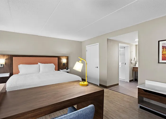 Hampton & Hotel Bolingbrook