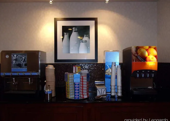 Hampton & Hotel 3*