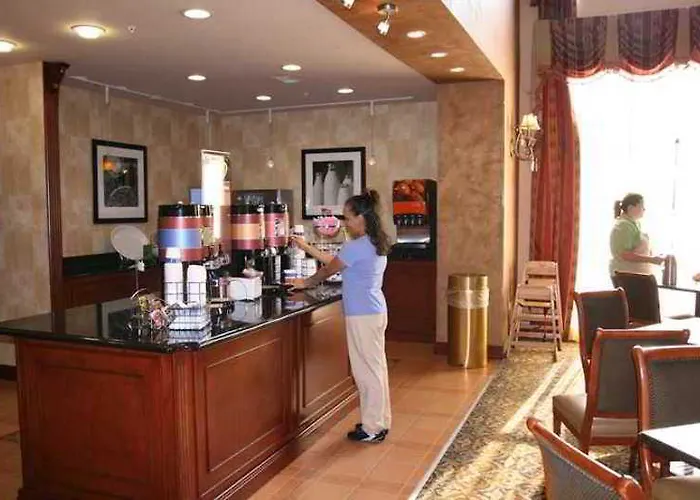 Hotel Hampton & 3*